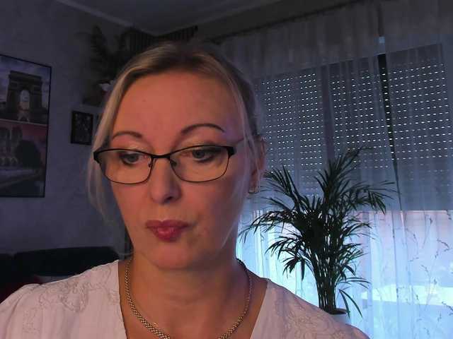 SoftVANESSA live webcam show