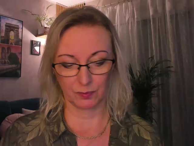 SoftVANESSA live cam on BongaCams