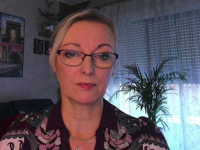 SoftVANESSA live cam on BongaCams