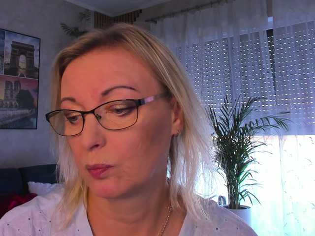 SoftVANESSA live cam on BongaCams