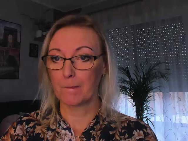 SoftVANESSA live cam on BongaCams