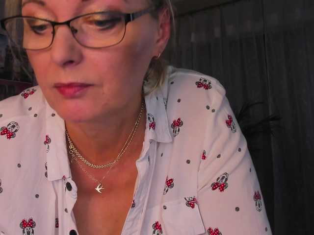SoftVANESSA live cam on BongaCams