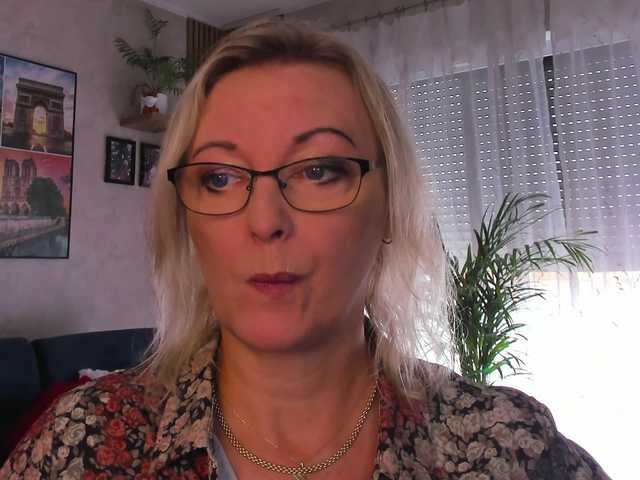 SoftVANESSA live cam on BongaCams