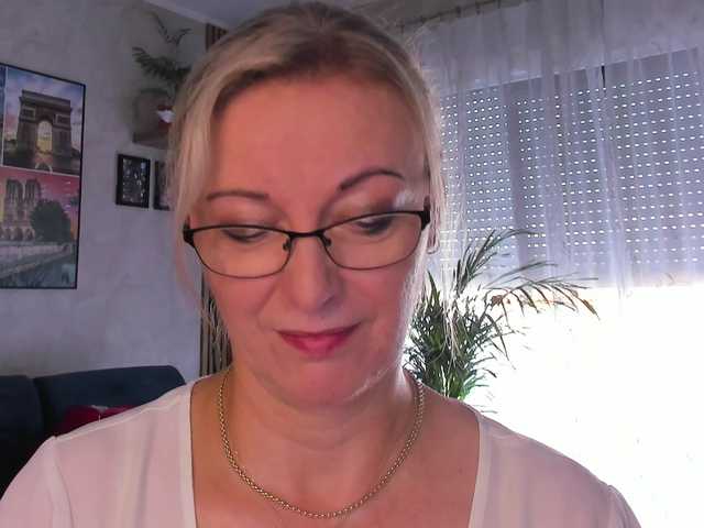 SoftVANESSA live cam on BongaCams