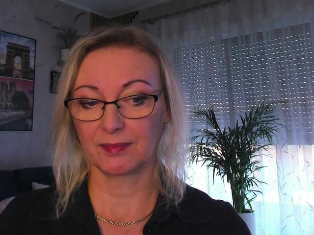 SoftVANESSA — live female cam