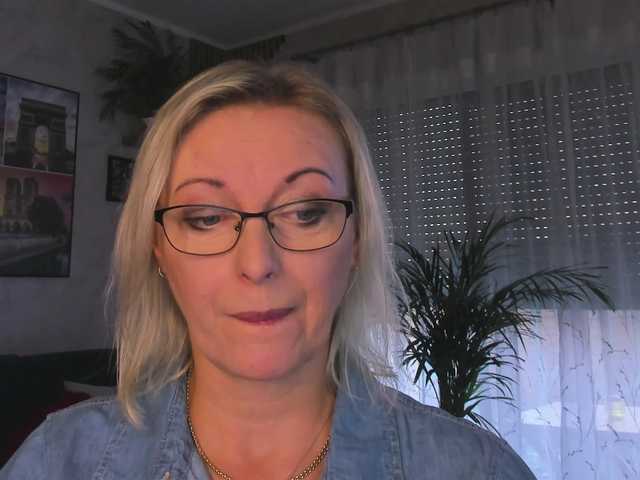 SoftVANESSA live cam on BongaCams