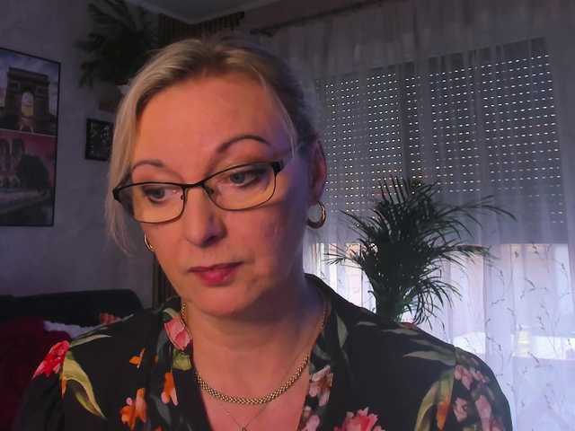 SoftVANESSA live cam on BongaCams