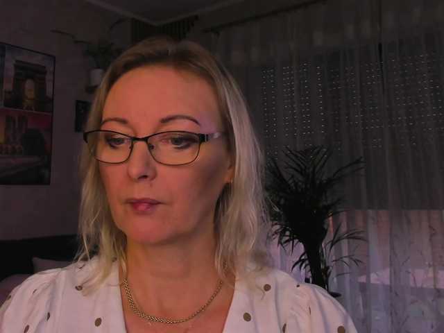 SoftVANESSA live cam on BongaCams