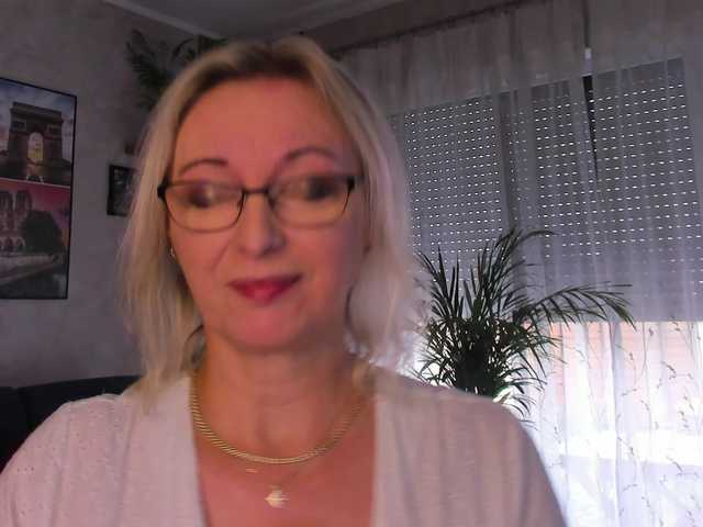 SoftVANESSA live cam on BongaCams