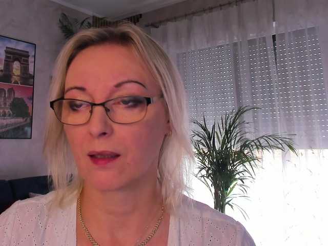 SoftVANESSA live cam on BongaCams