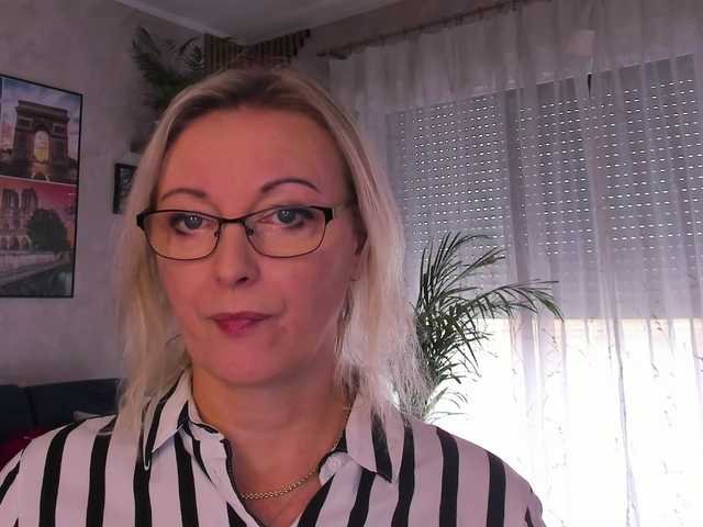 SoftVANESSA live cam on BongaCams