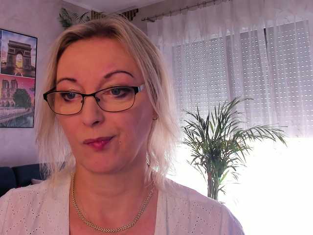SoftVANESSA live cam on BongaCams
