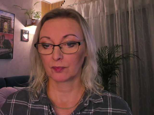 SoftVANESSA live cam on BongaCams