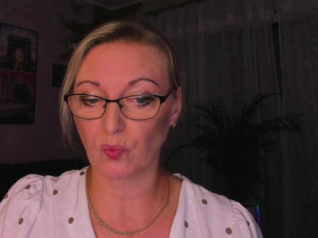 SoftVANESSA live cam on BongaCams