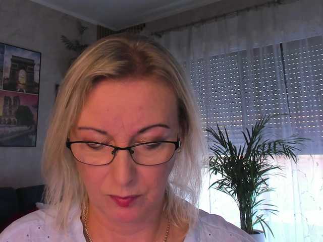 SoftVANESSA live cam on BongaCams