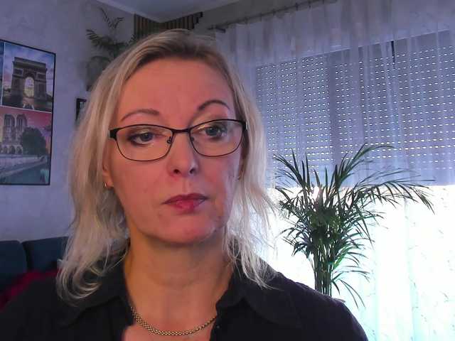 SoftVANESSA live cam on BongaCams