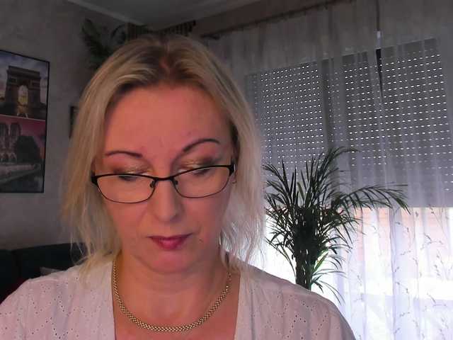SoftVANESSA live cam on BongaCams