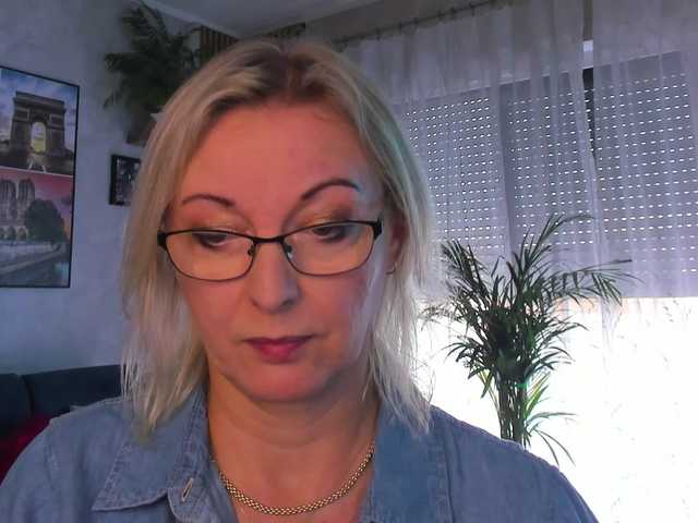 SoftVANESSA live cam on BongaCams