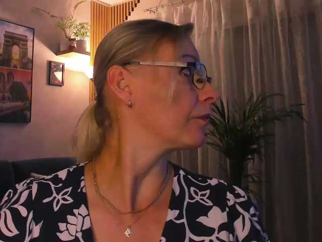SoftVANESSA live cam on BongaCams