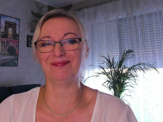 SoftVANESSA live cam on BongaCams