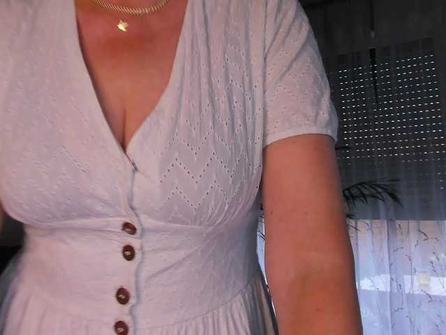 SoftVANESSA live cam on BongaCams