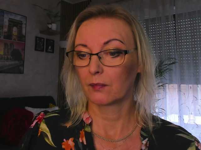 SoftVANESSA live cam on BongaCams
