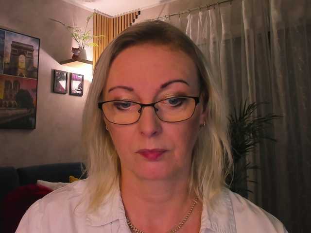 SoftVANESSA live cam on BongaCams