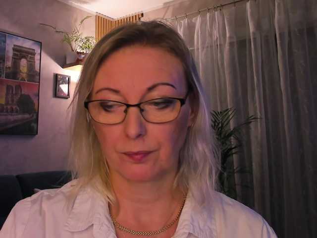 SoftVANESSA live cam on BongaCams