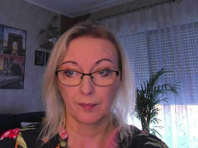 SoftVANESSA live cam on BongaCams