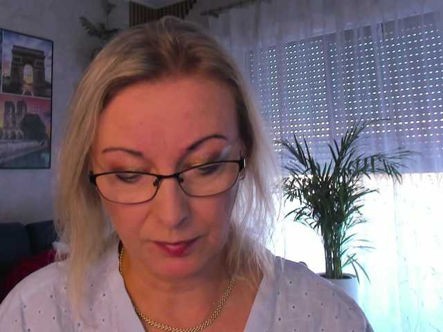SoftVANESSA live cam on BongaCams