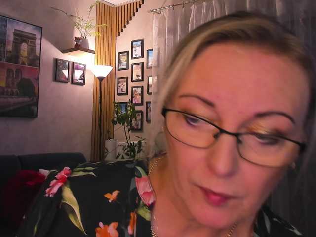 SoftVANESSA live cam on BongaCams