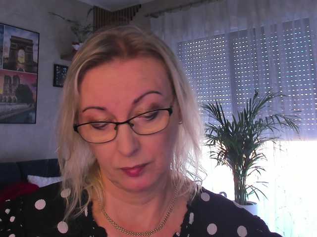 le modèle SoftVANESSA est en webcam porno dans un show sur le site bongacams, il possède les tags suivants: White/Caucasian,Blonde,Shaved