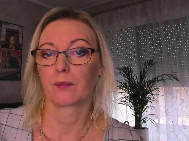SoftVANESSA live cam on BongaCams