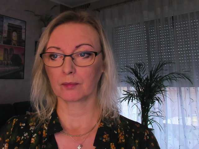 SoftVANESSA live cam on BongaCams