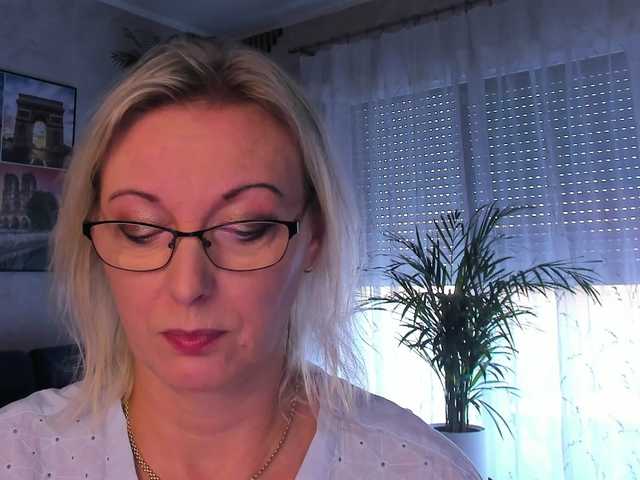 SoftVANESSA live cam on BongaCams