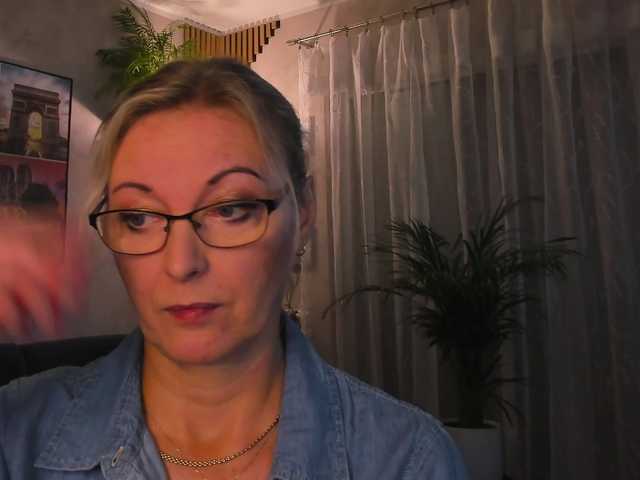 SoftVANESSA live cam on BongaCams
