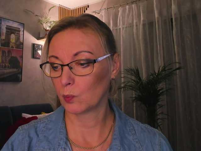 SoftVANESSA live cam on BongaCams