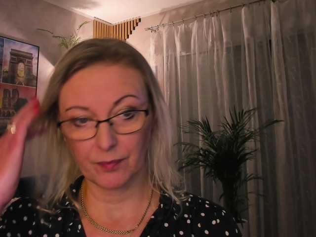 SoftVANESSA live cam on BongaCams