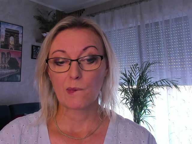 SoftVANESSA live cam on BongaCams