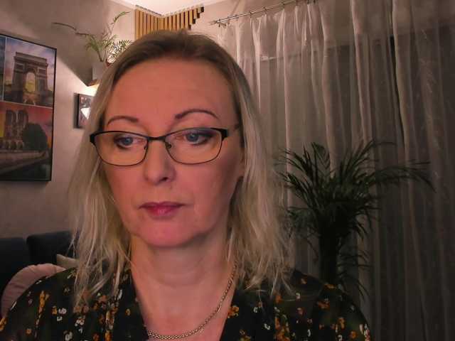 le modèle SoftVANESSA est en webcam porno dans un show sur le site bongacams, il possède les tags suivants: White/Caucasian,Blonde,Shaved