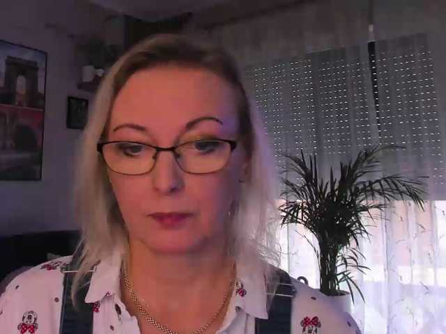 SoftVANESSA live cam on BongaCams