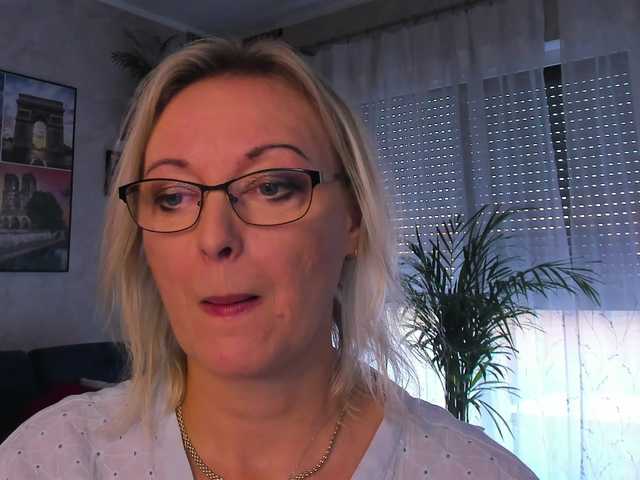 SoftVANESSA live cam on BongaCams