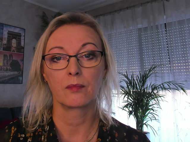 SoftVANESSA live cam on BongaCams