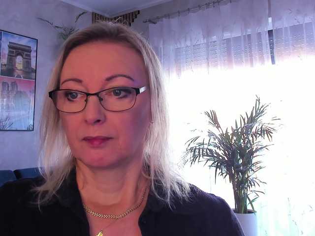 SoftVANESSA — live female cam