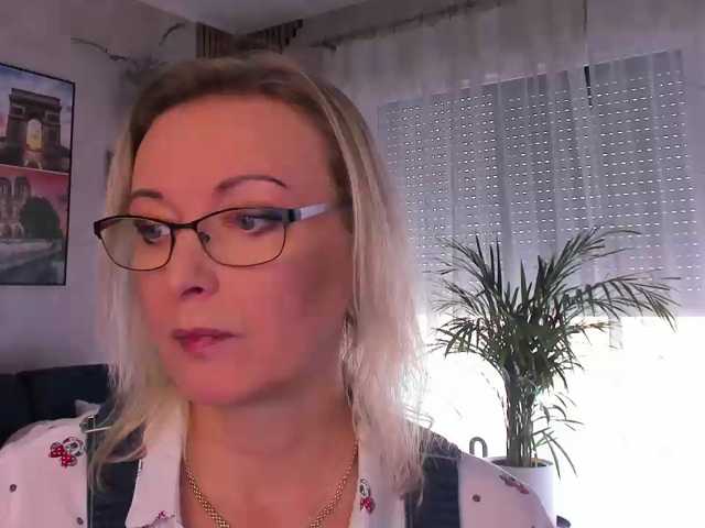 SoftVANESSA live cam on BongaCams