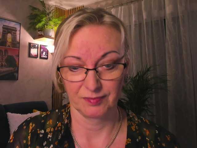 SoftVANESSA's BongaCams show and profile