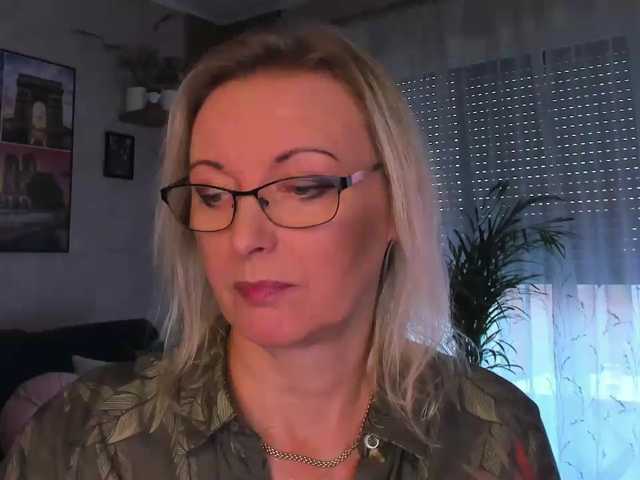 SoftVANESSA live cam on BongaCams