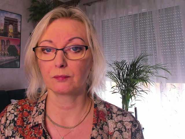 SoftVANESSA's BongaCams show and profile