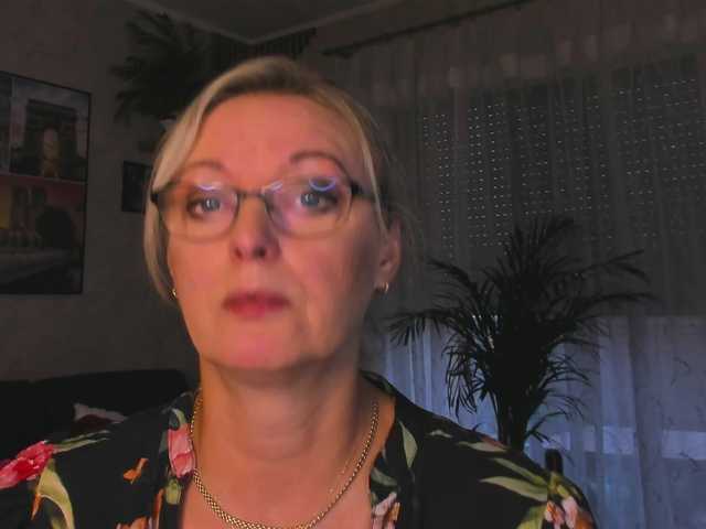 SoftVANESSA live cam on BongaCams