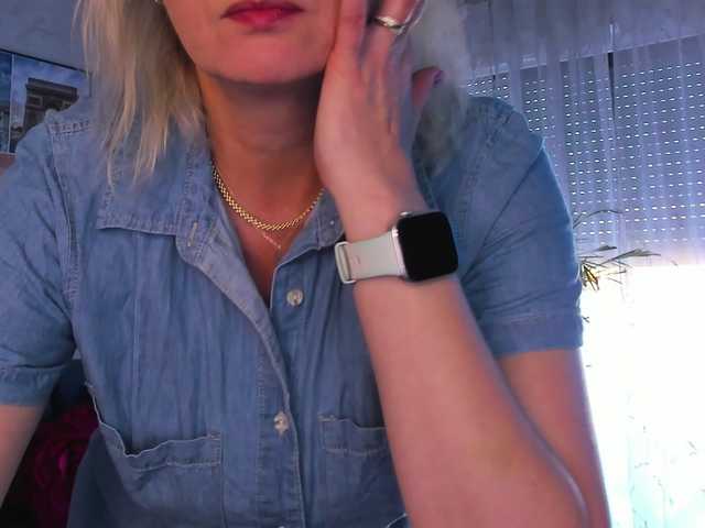 SoftVANESSA live cam on BongaCams